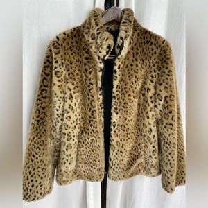 Faux fur leopard print coat. Says medium but fits like XL/L.